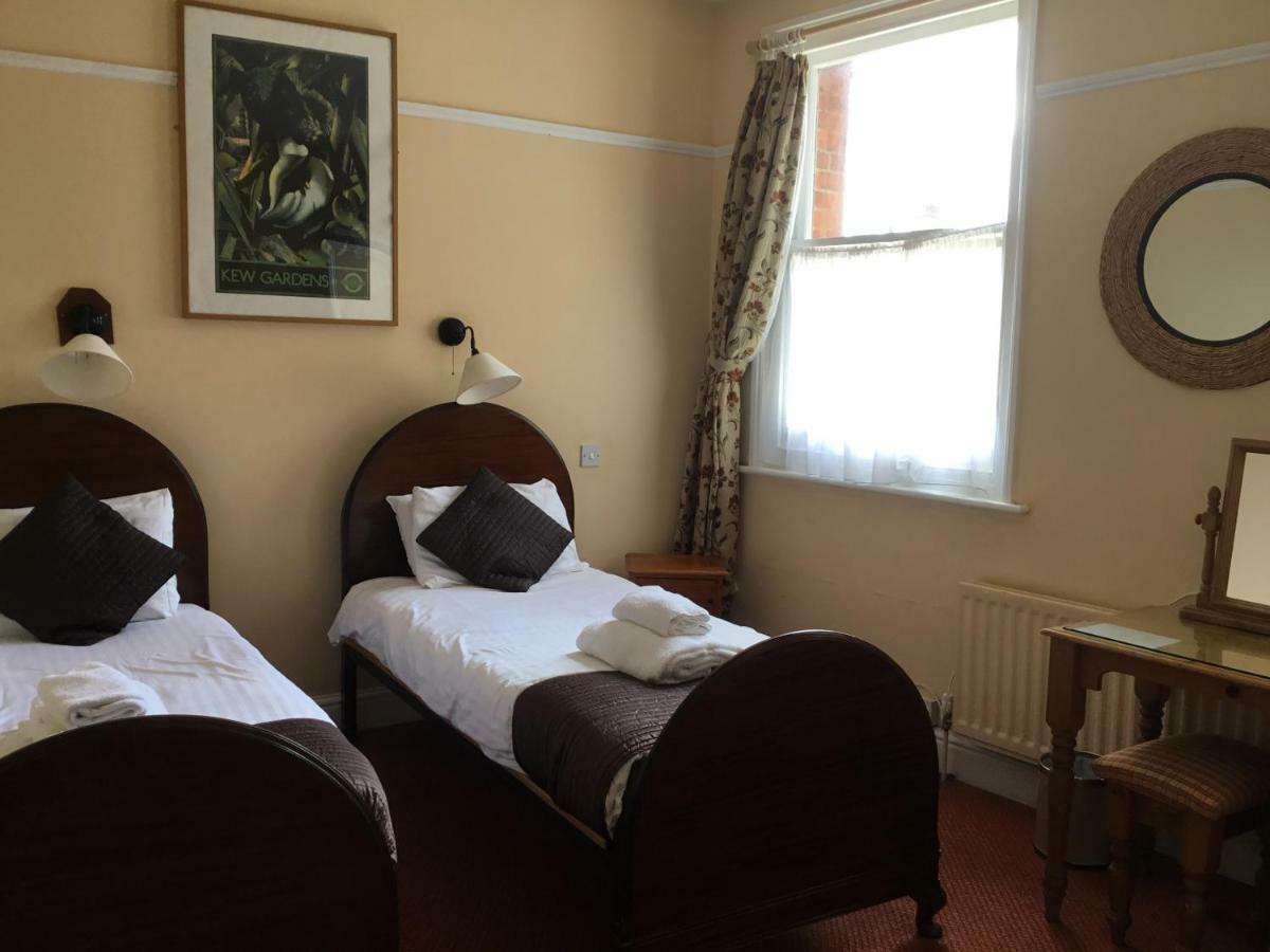 Railway Hotel Faversham Esterno foto