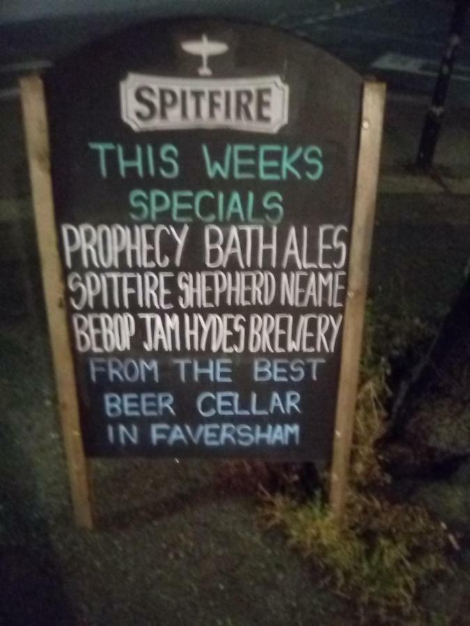 Railway Hotel Faversham Esterno foto
