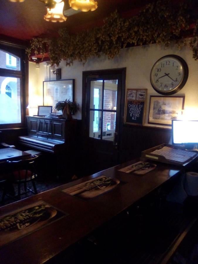 Railway Hotel Faversham Esterno foto